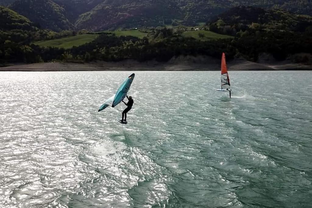 Gite De Charme : La Grange Au Lac Azur Treffort  Kültér fotó