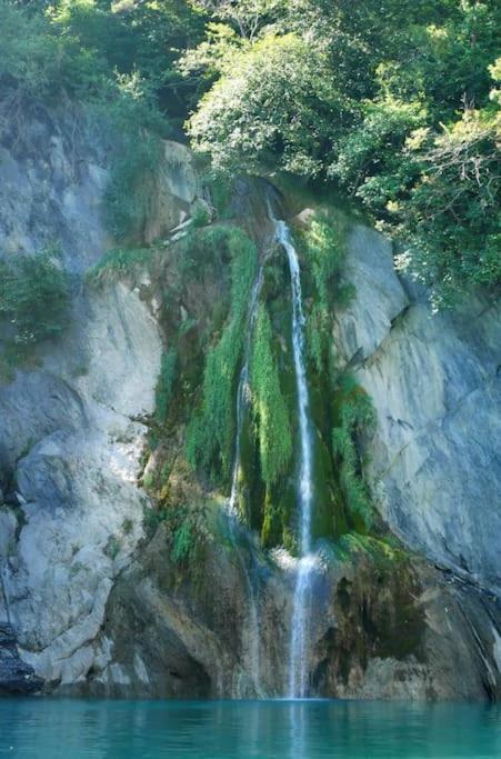 Gite De Charme : La Grange Au Lac Azur Treffort  Kültér fotó
