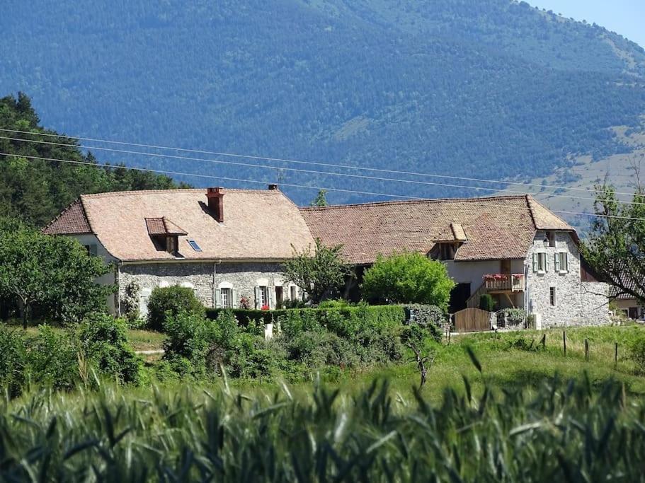 Gite De Charme : La Grange Au Lac Azur Treffort  Kültér fotó